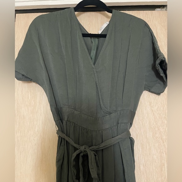 Dark green jumpsuit with tie belt- Women’s size XL - Picture 3 of 4